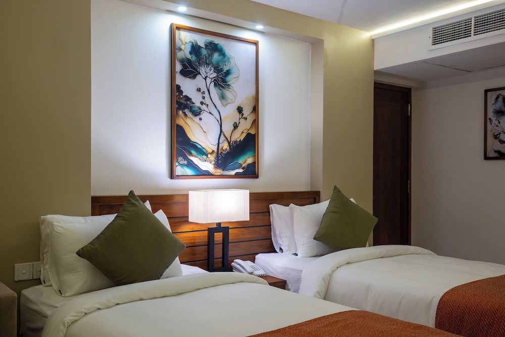 Premium Twin Room - Photo 1
