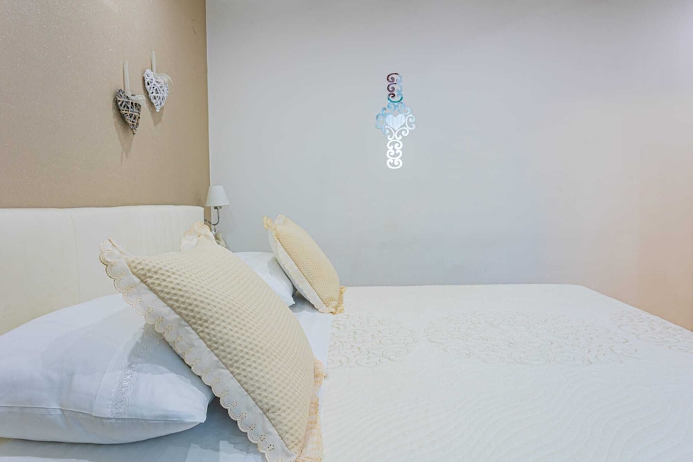 Deluxe Room, City View
