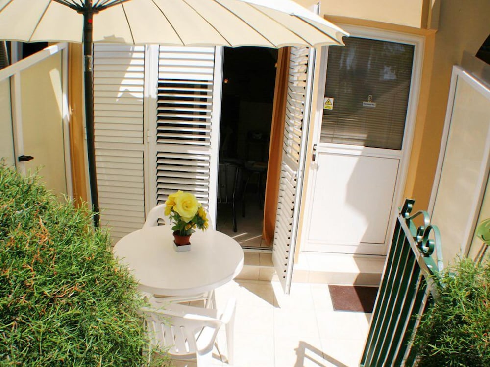 Superior Studio, Terrace