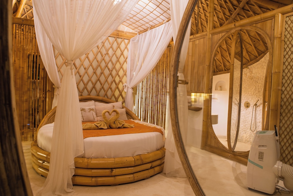 Shell Villa with Rooftop Pool View - Photo 33