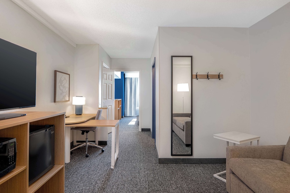 Suite, 2 Queen Beds - Photo 3