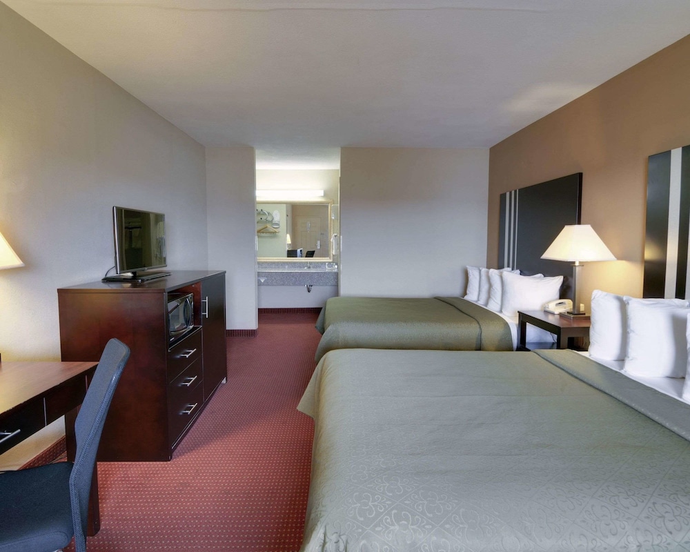 Standard Room, 2 Queen Beds, Non Smoking photo 1
