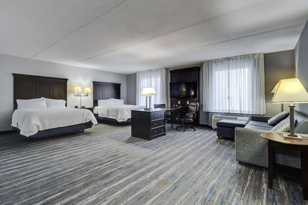 Studio, 2 Queen Beds, Accessible, Kitchen (Mobiltity, Roll-In Shower) photo 1