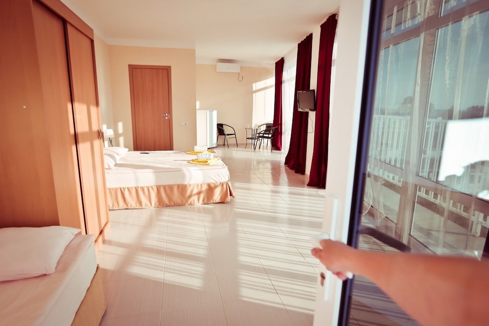 Superior Triple Room ( Panoramic View ) photo 2