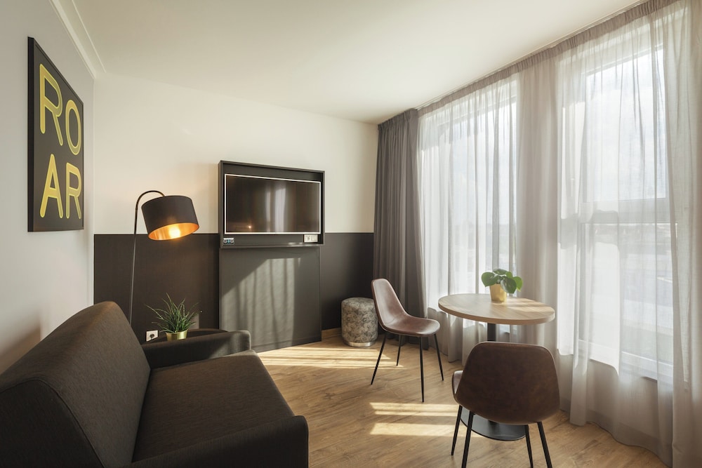 Premium Room, 1 Queen Bed with Sofa bed (Up to 3 Adults) - Photo 4