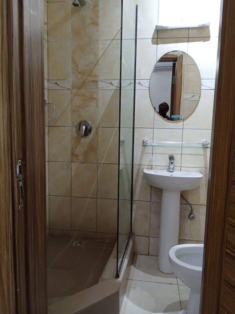 Basic Room - Photo 8