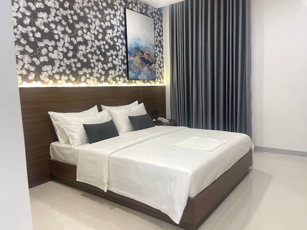 Deluxe Double or Twin Room, City View