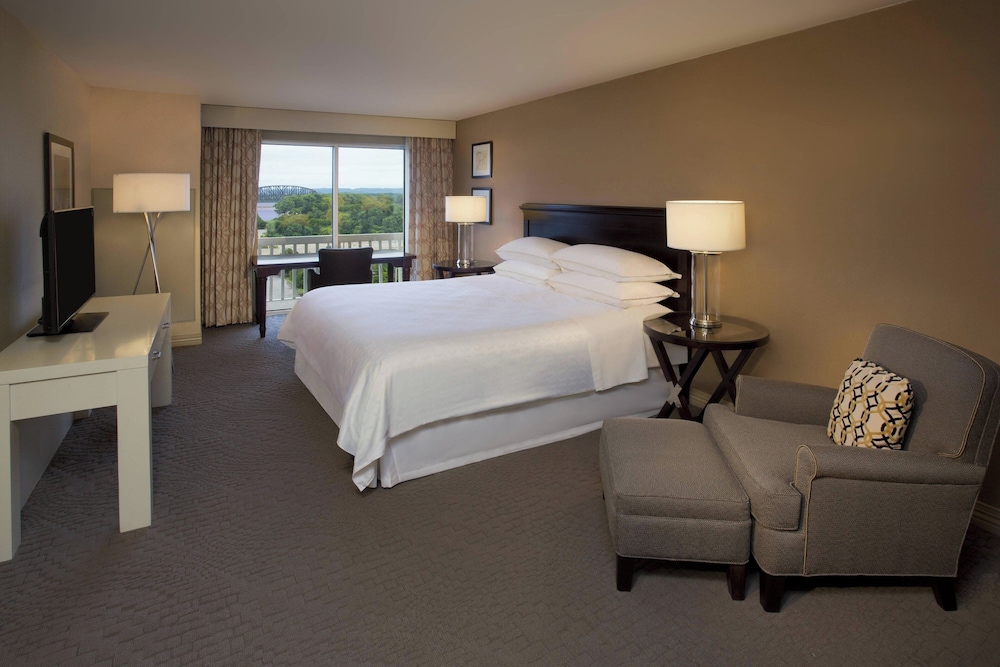 Club Room, 1 King Bed photo 2