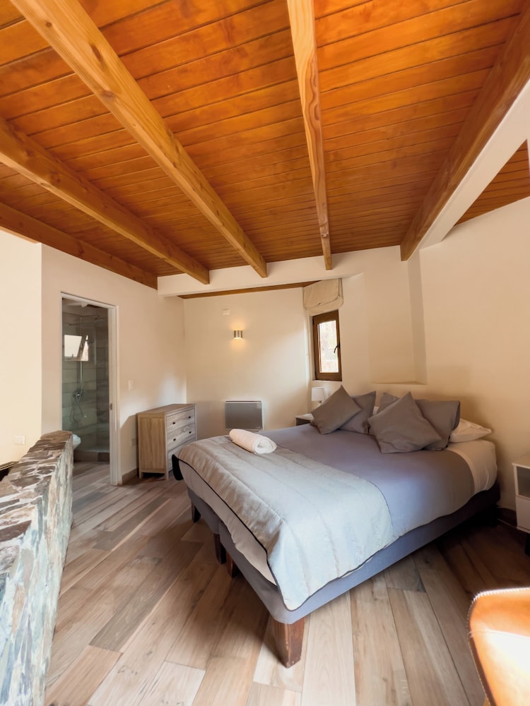Honeymoon Villa, 1 Bedroom, Pool Access photo 1