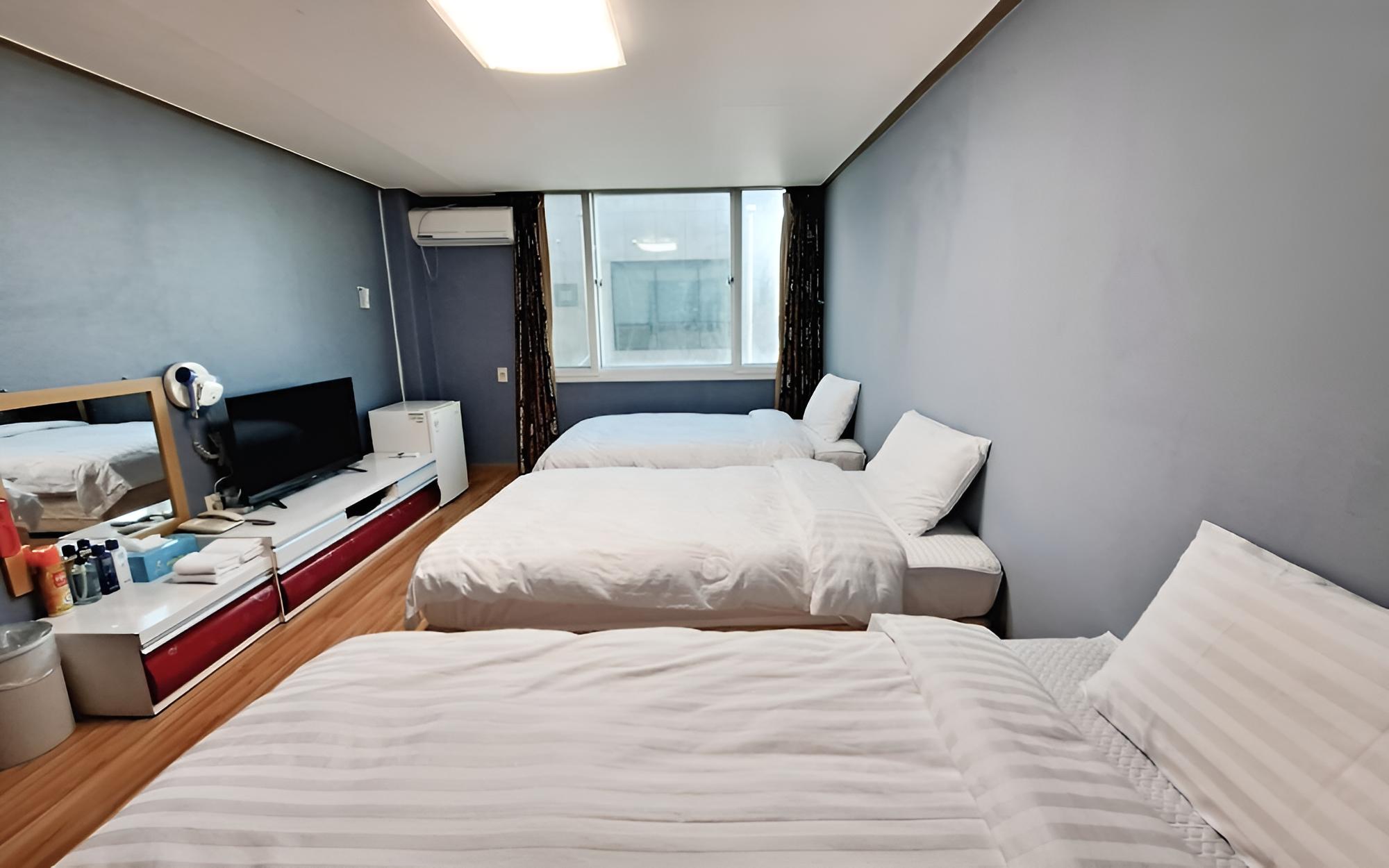 Room (Single triple) photo 1