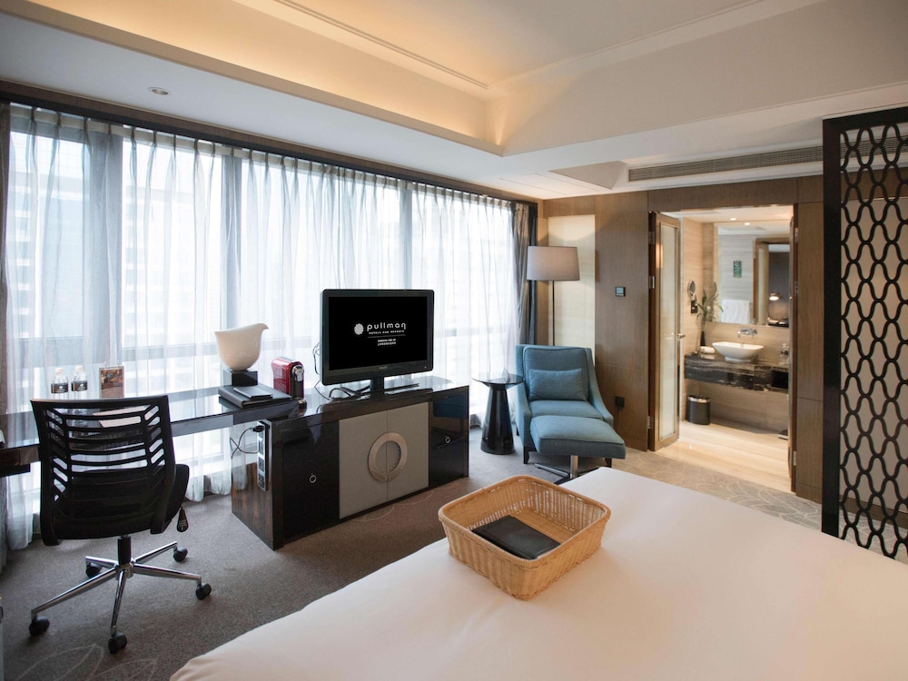 Executive Room, 1 King Bed photo 3