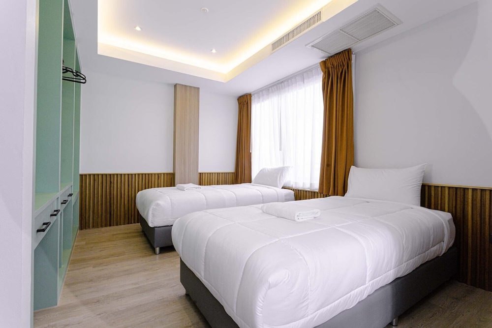 Two Bedroom Suite - Photo 8