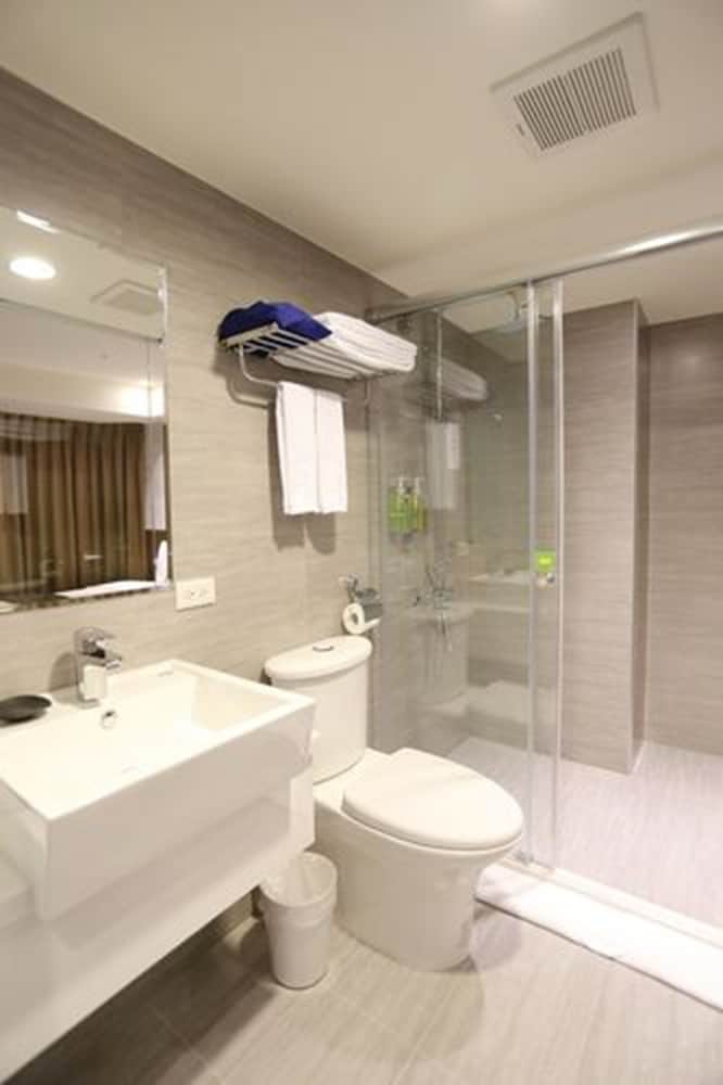 Standard Twin Room photo 3
