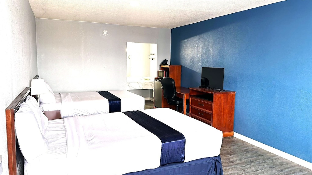 Room, 2 Queen Beds, Non Smoking - Photo 3