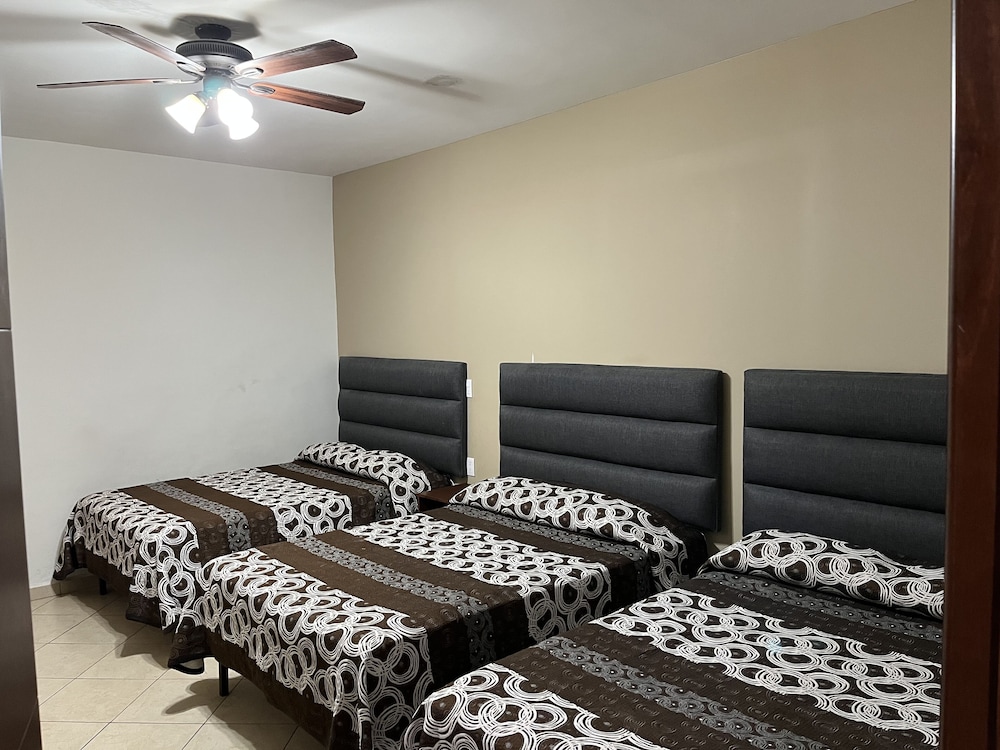 Standard Room, Multiple Beds photo 2