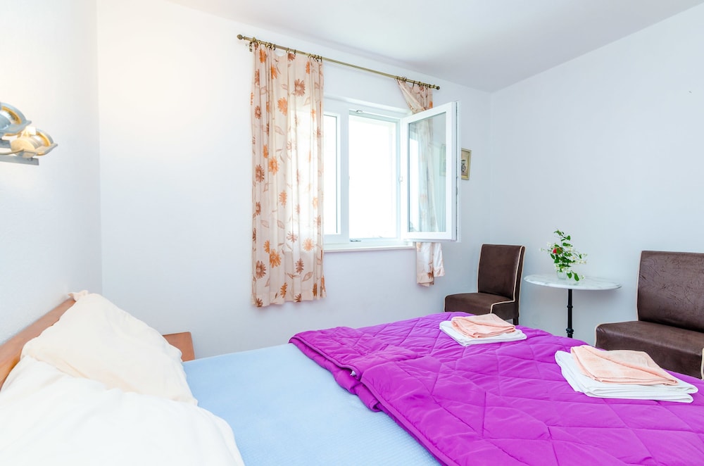 Basic Double Room, Patio, Garden View photo 2