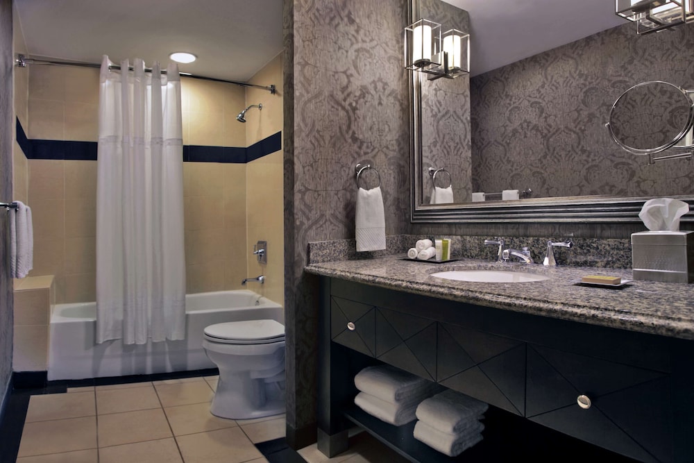 Room, 1 King Bed - Photo 4