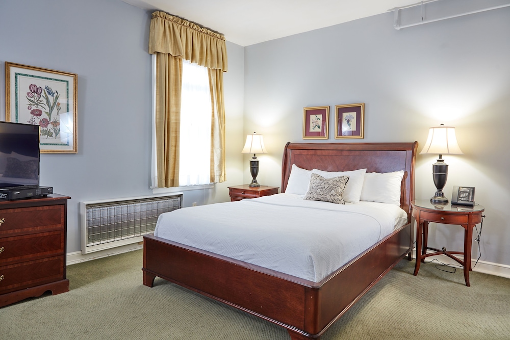 Standard Room, 1 Queen Bed, Non Smoking, City View photo 1