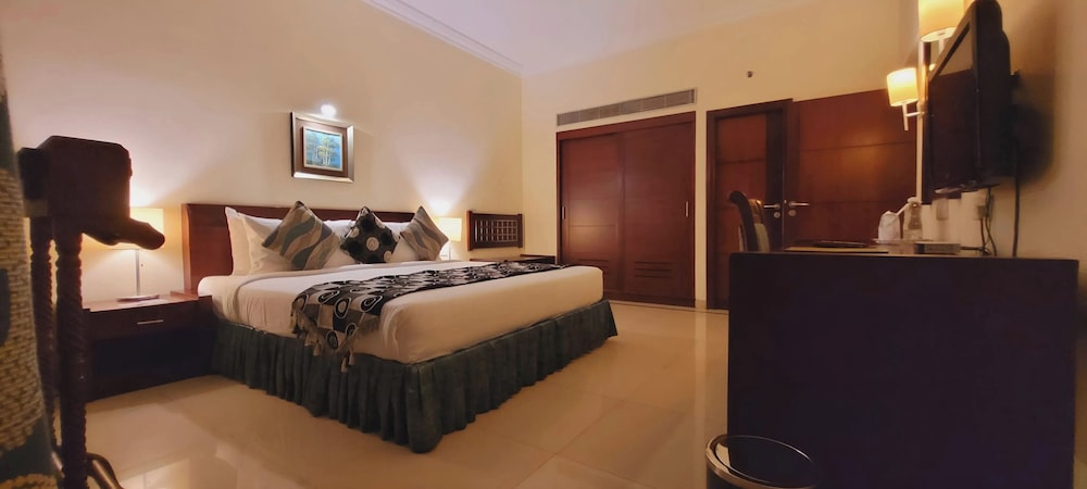 Suite, City View