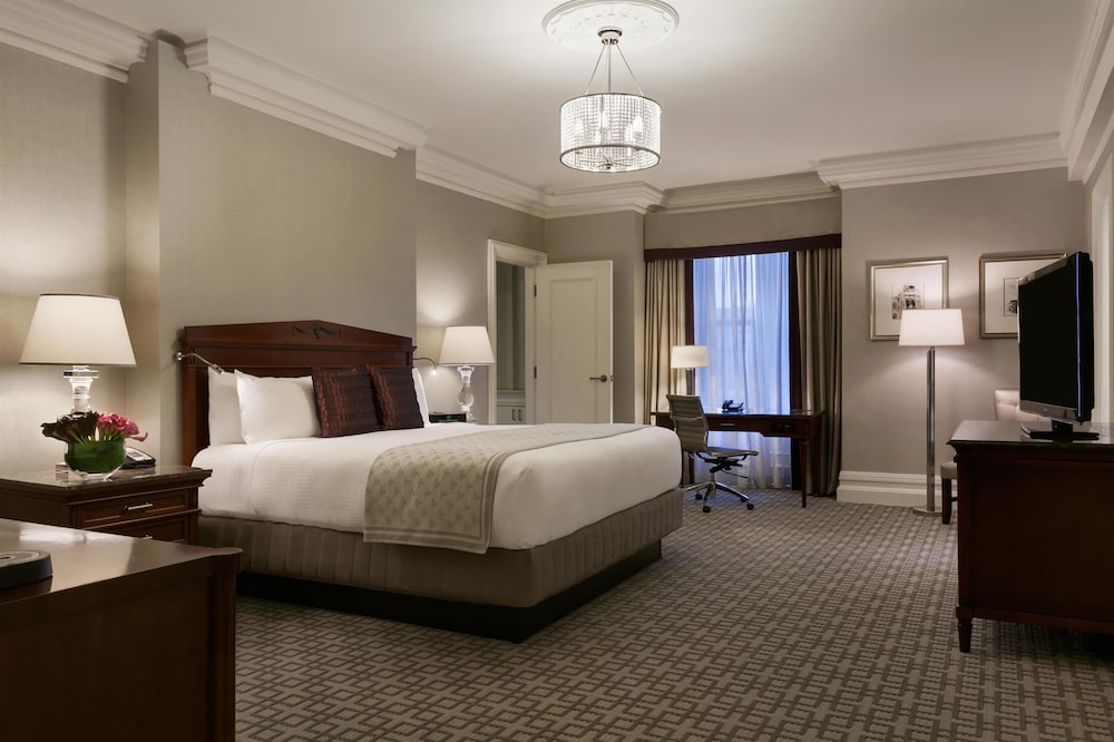 Suite, 1 King Bed (View of Boston Public Library) - Photo 2