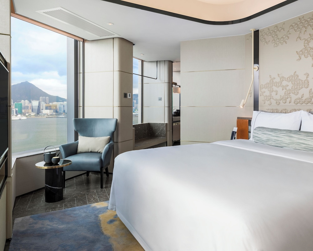 Suite, Harbor View