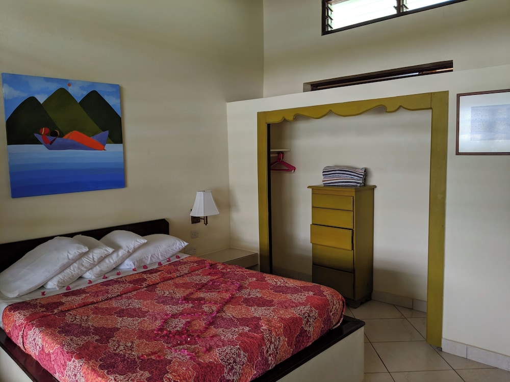 Deluxe Room, 1 Queen Bed, Oceanfront
