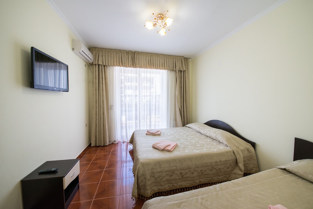 Standard Quadruple Room, Ground Floor