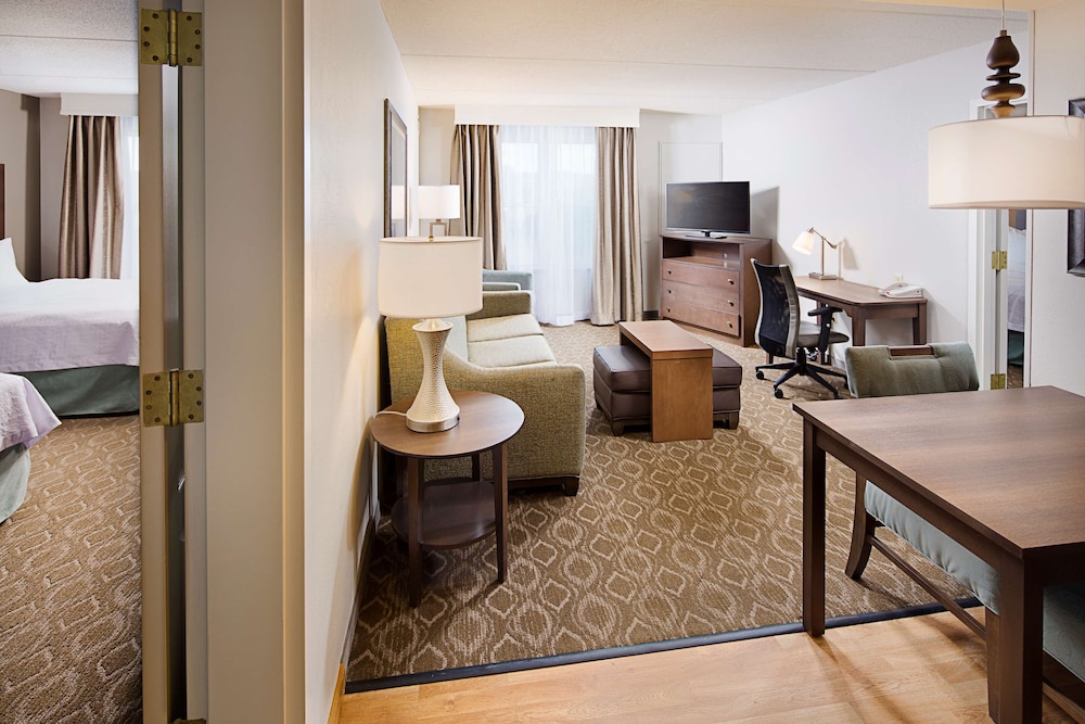 Suite, 2 Queen Beds, Accessible, Non Smoking (Mobility & Hearing, Roll-in Shower) - Photo 5