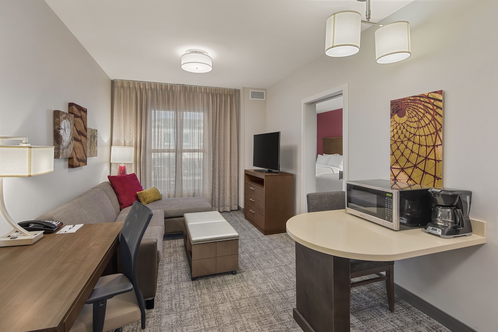 Suite, 1 Bedroom, Kitchen - Photo 7