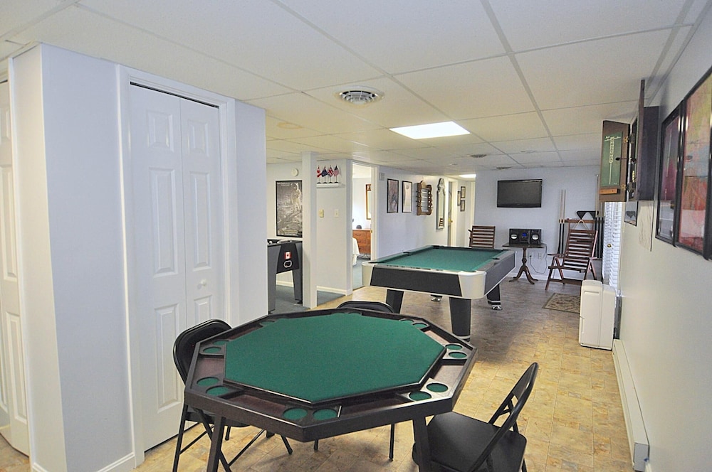 House, Multiple Beds (Blue Badger Cottage -Perfect Getaway!) photo 2
