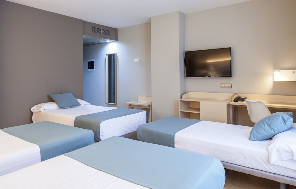 Quadruple Room photo 2