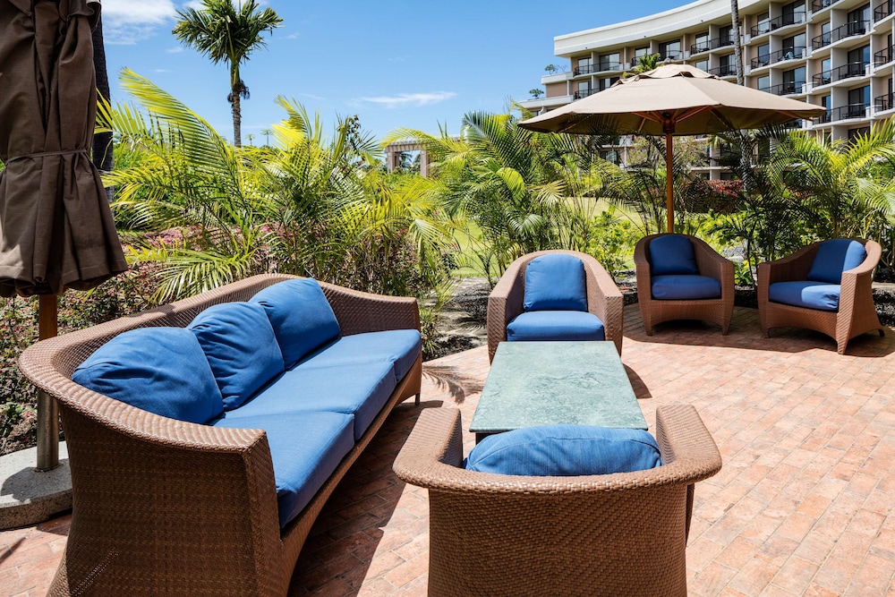 Residential Suite, 1 King Bed, Full Kitchen, Garden View