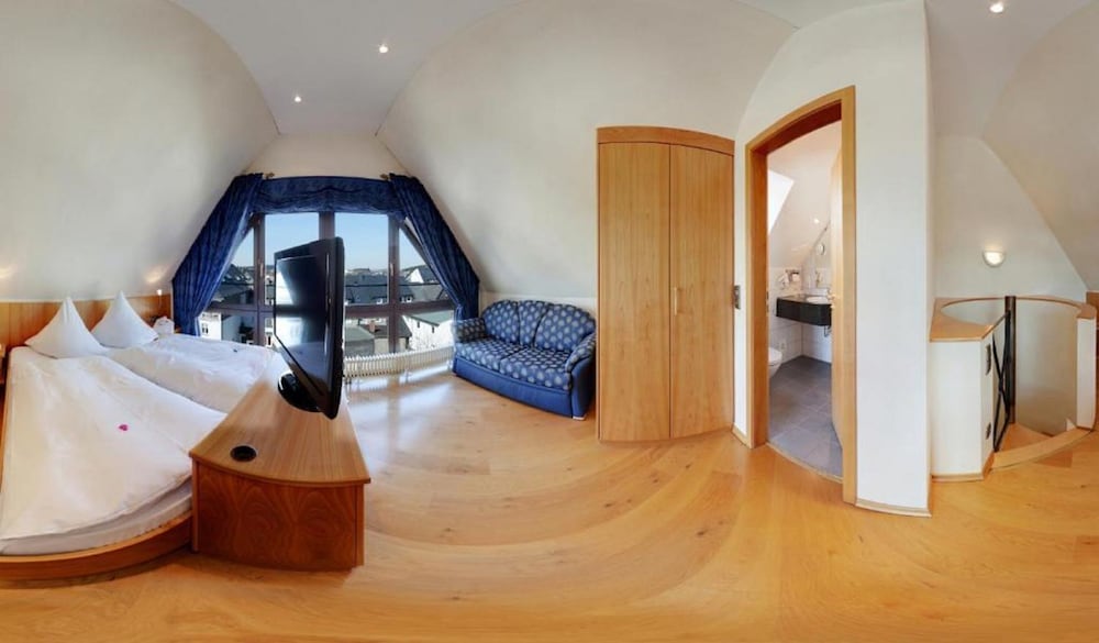 Suite, Annex Building