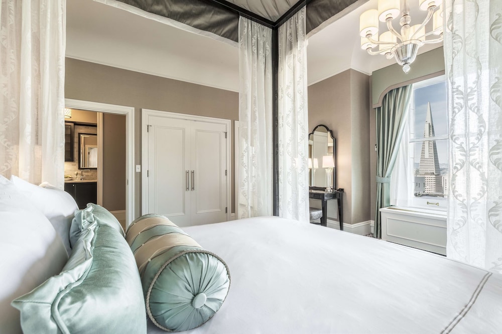 Napoleon Suite, 2 Bedrooms, City View