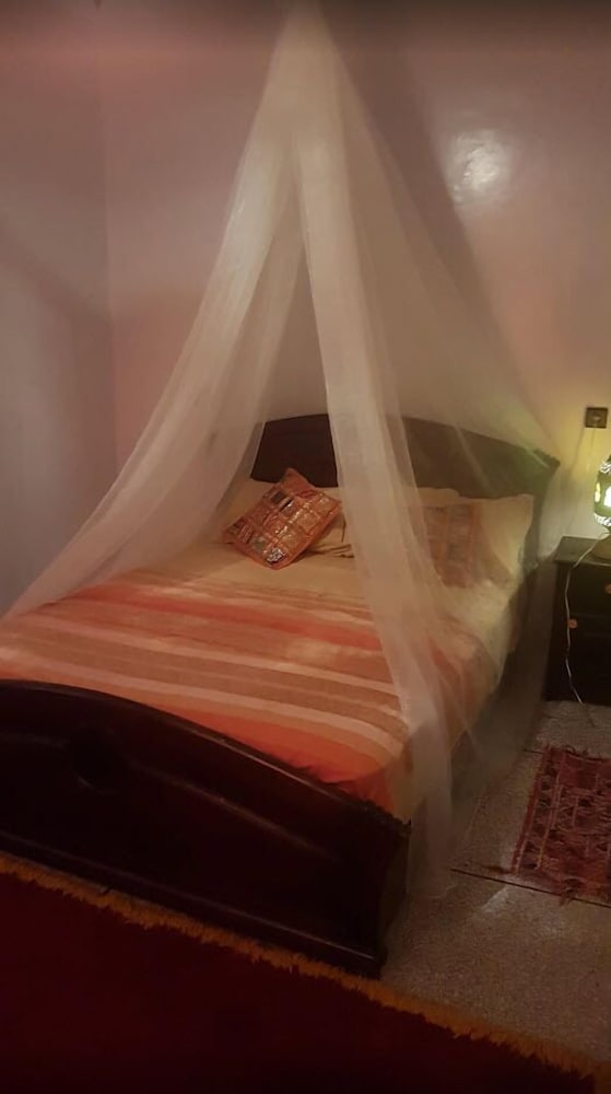Double Room, Non Smoking, Shared Bathroom photo 3