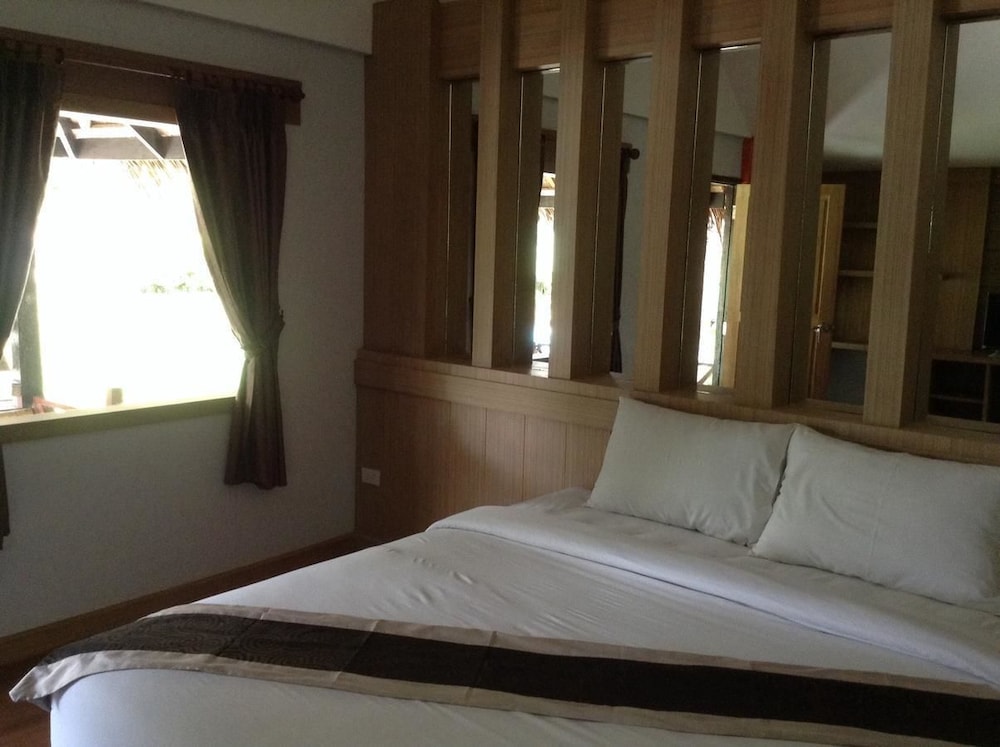 Bamboo Cottage With Air Conditioner photo 2