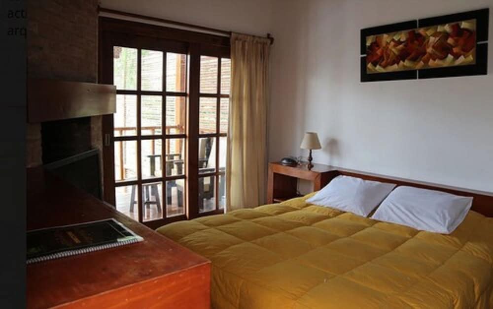 Standard Room, 1 Queen Bed photo 1