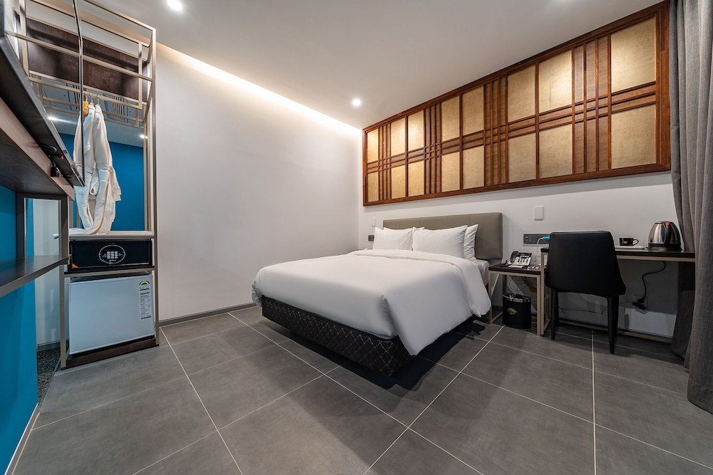 Standard Double Room - Photo 3