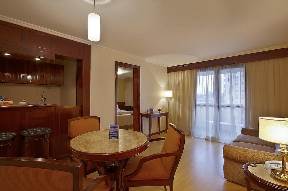 Deluxe Room - Photo 4