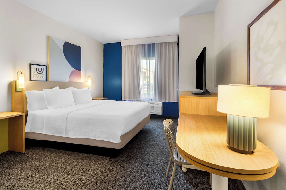 Room, 1 King Bed, Accessible (Hearing) - Photo 8