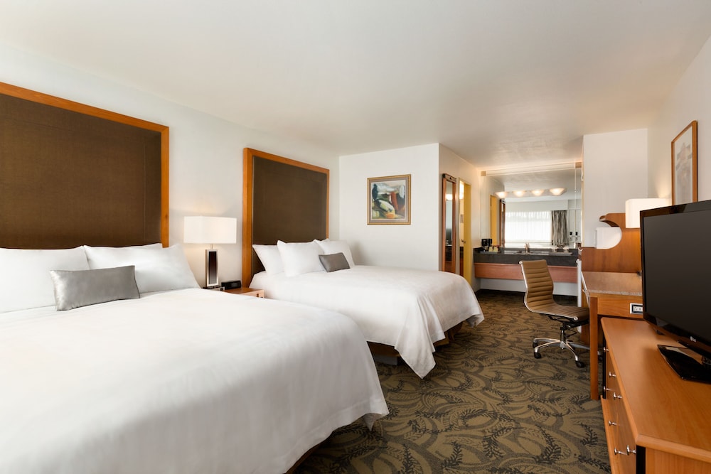 Standard Room, 2 Queen Beds (Exterior Entrance, Stairs Access Only) photo 3