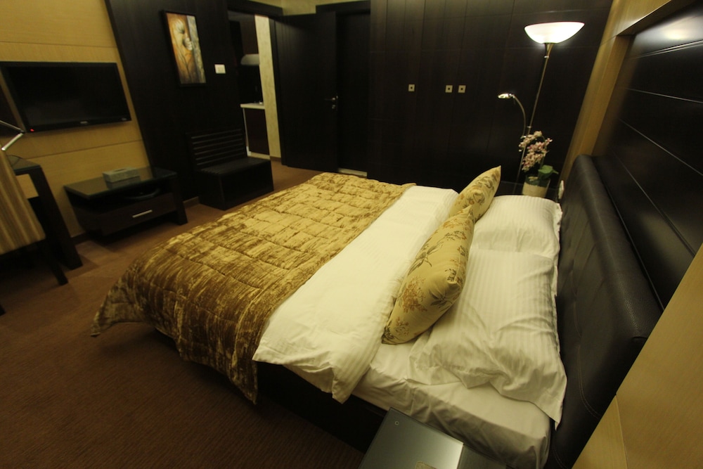 Deluxe Suite photo 1
