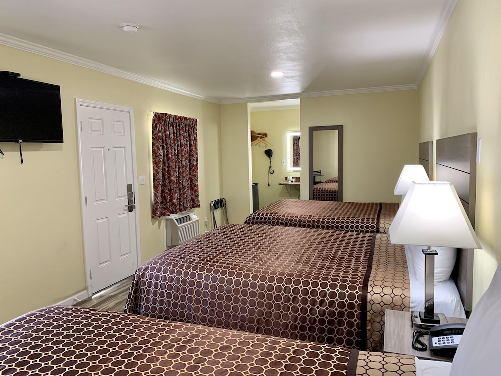 Standard Room, 3 Bedrooms photo 1