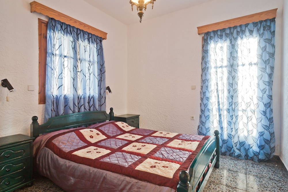 Family Apartment, Sea View (Hills View) photo 1