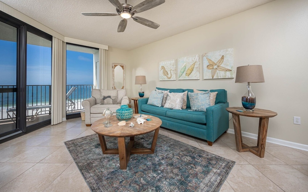 Condo, 2 Bedrooms