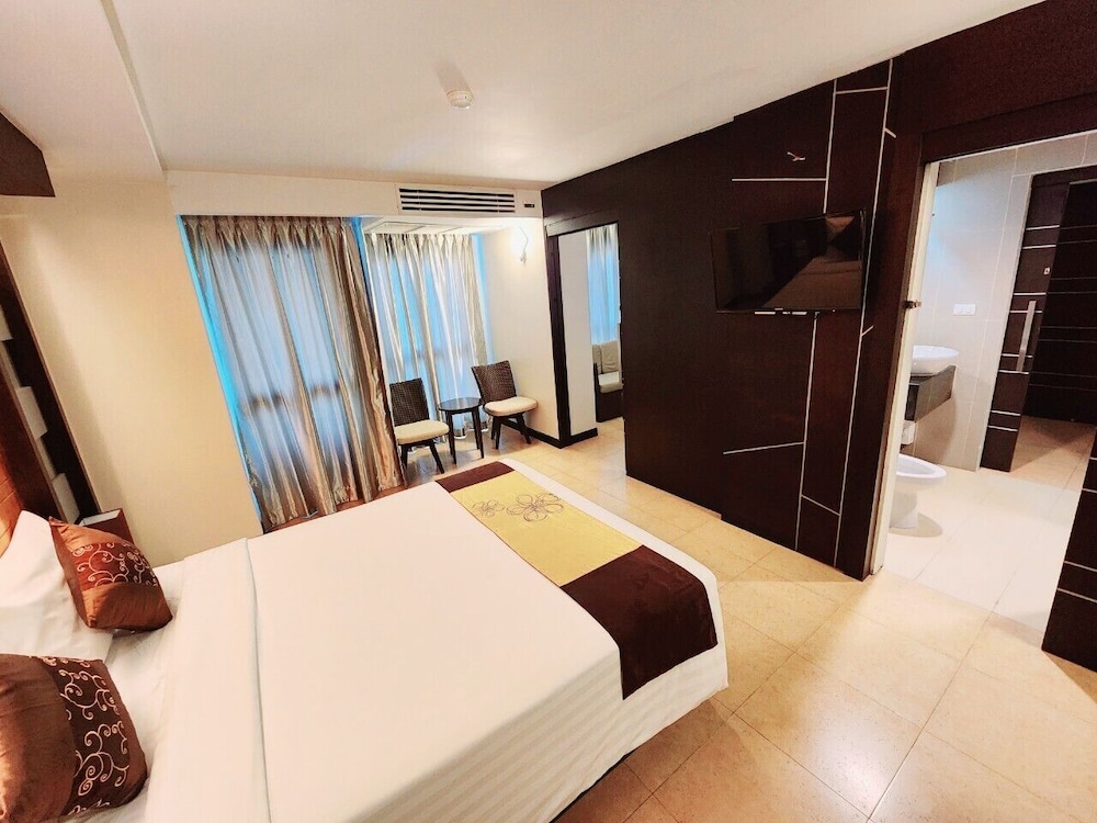 Deluxe Suite photo 2