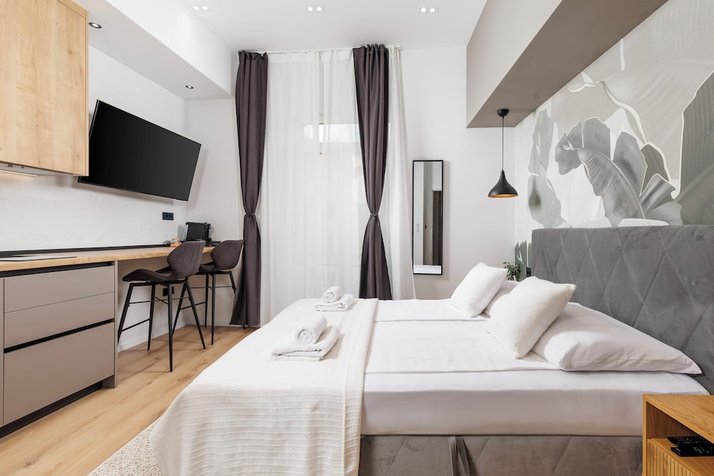 Deluxe Studio, Balcony, City View