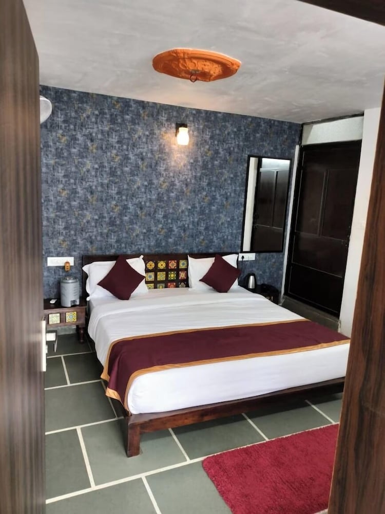 Deluxe Room - Photo 1
