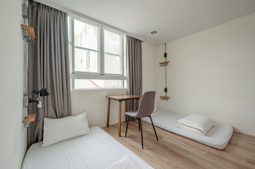 Basic Twin Room photo 1