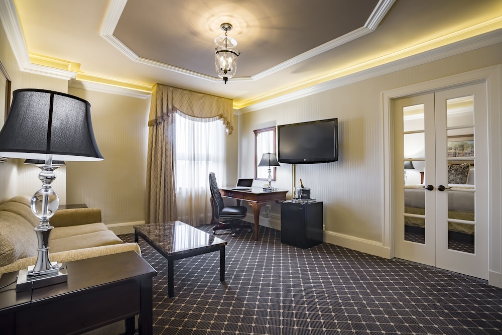 Main Street Double Suite